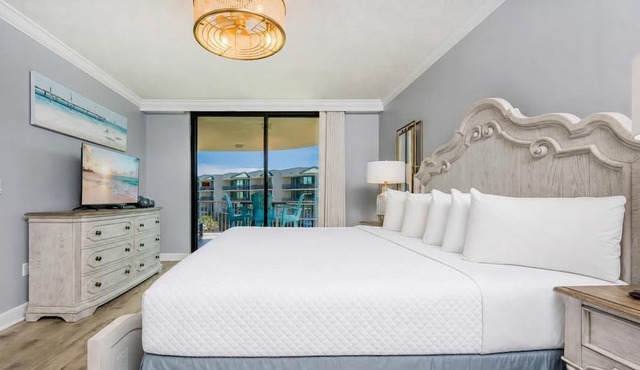 3 BR 3 BA - Phoenix on the Bay Condo 1428