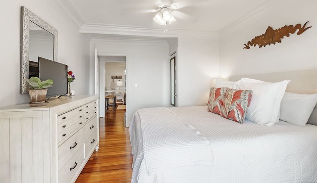 Magnolia at Jubilee Suites Bed & Breakfast. 1K/1B.