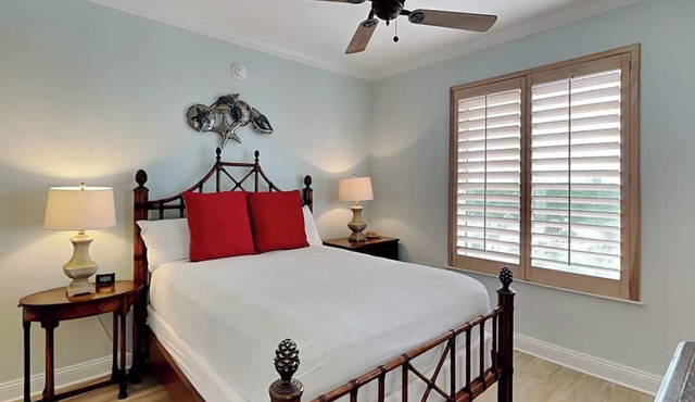 Updated Indigo East Condo | Spacious Corner Unit with Extra Large Balcony!