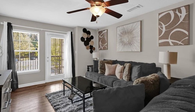 Upscale 3BR Home | Near The Summit.