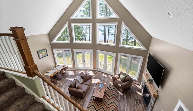 Whispering Pines Cottage on Bass Lake