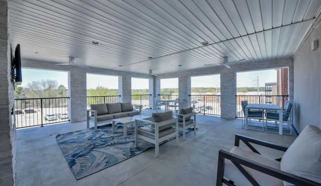 Critter's Cove-Book for graduation & football weekends! Complex Pool & more!