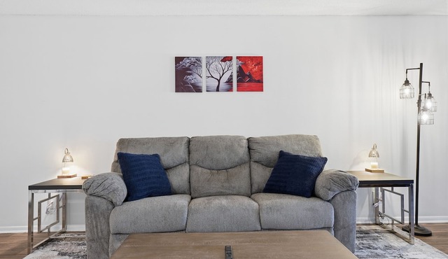 Charming 2-bedroom apartment close to UAB Hospital