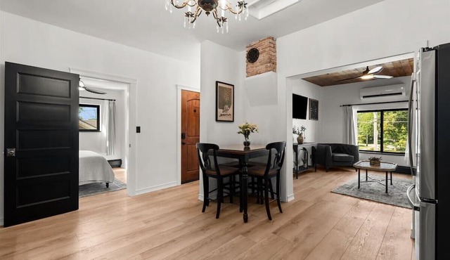 THE HOLLY HACIENDA - WALK to Downtown Holly, 2-Bed 2-Bath !
