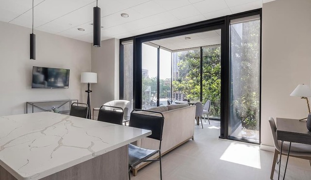 Landing | Modern 2BD in Fountain Heights