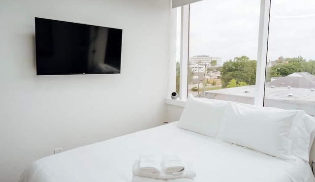 Modern 2BR Capitol Retreat | WiFi + Rain Showers