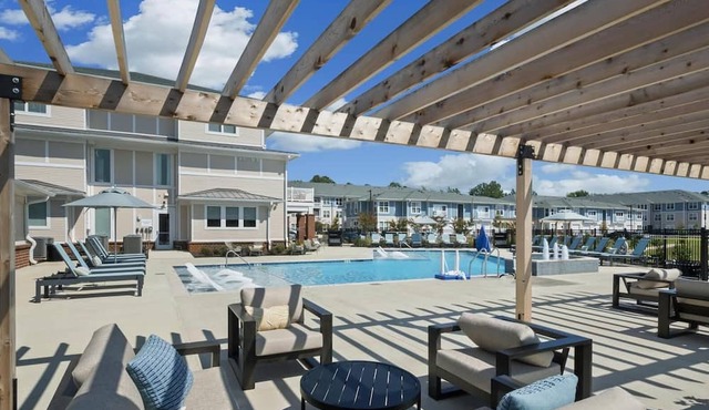 Landing | Chic 2BD, Courtyard, Gym