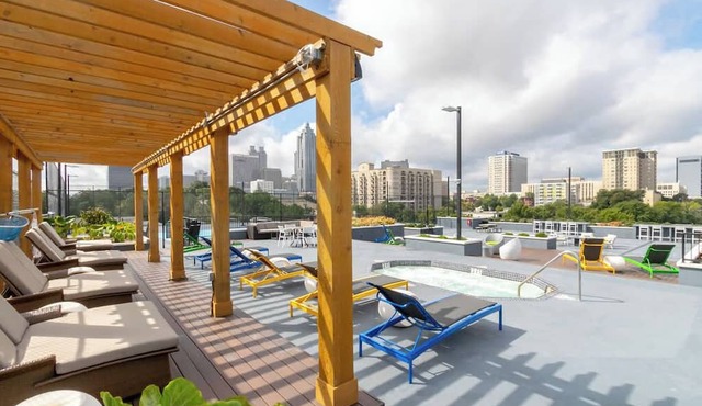 Crest at Midtown 1112 l 1 Bedroom 1 Bathroom