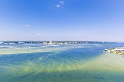 Beachview condo with lazy river marina multiple pools and internet