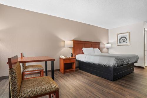 Quality Inn Louisville MS