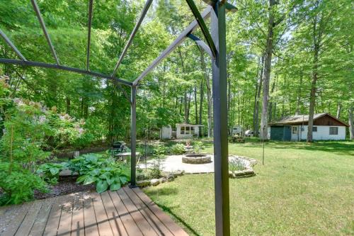 Rifle Lake Cabin! Michigan Outdoor Adventure Pad