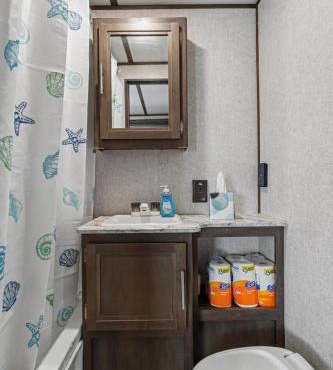 Your Glamping Escape Awaits 5 miles from the Beach