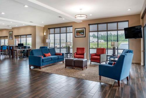 Comfort Suites Pell City near Logan Martin Lake