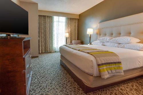 Drury Inn & Suites Huntsville Space & Rocket Center