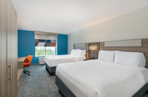 Holiday Inn Express & Suites Columbus at Northlake by IHG