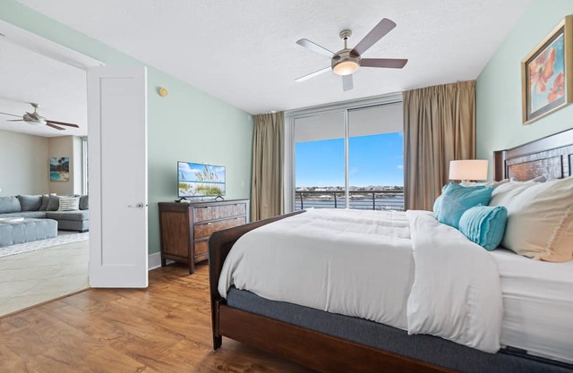 Bella Luna 407-Luxury Condo-Sleeps 8-Walk to Flora-Bama-Boaters Heaven-