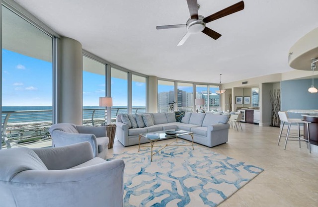 Bella Luna 810-Spectacular Views of Beach & Bay